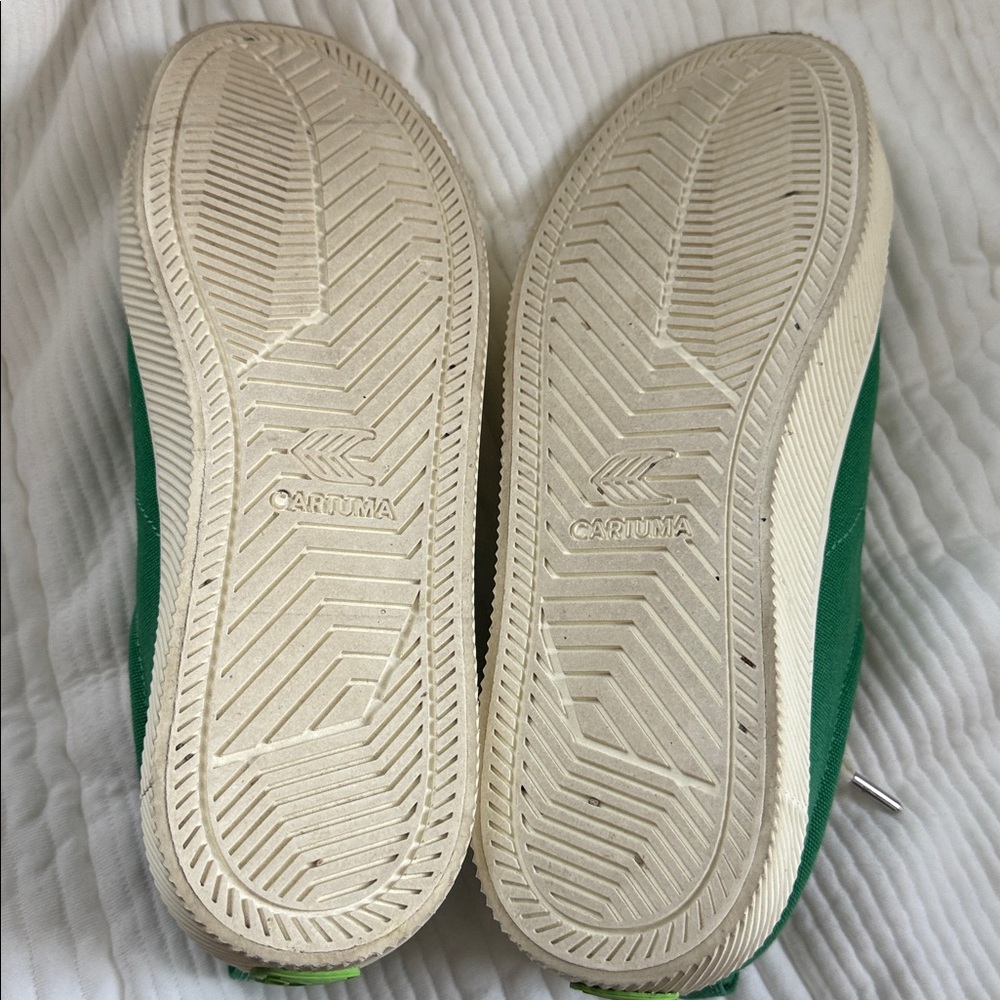 CARIUMA Women’s Green Canvas Sneaker - Picture 6 of 10